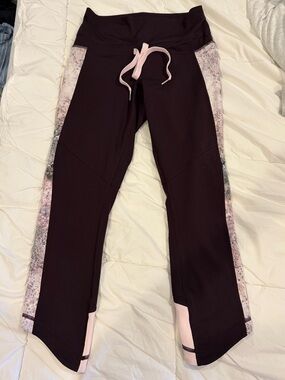 Lululemon purple cropped leggings
